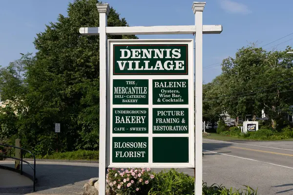 18 Nobscussett Road, Dennis, MA 02638