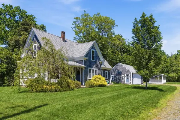 18 Nobscussett Road, Dennis, MA 02638