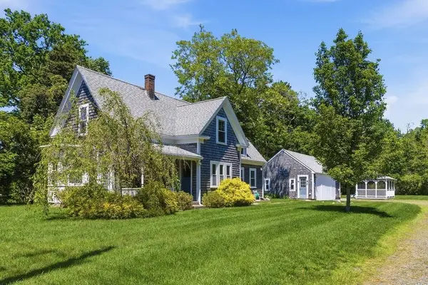 18 Nobscussett Road, Dennis, MA 02638