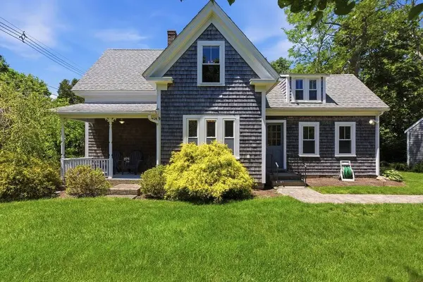 18 Nobscussett Road, Dennis, MA 02638