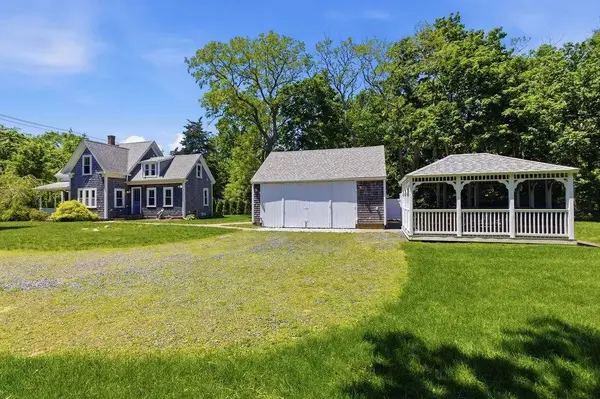 18 Nobscussett Road, Dennis, MA 02638