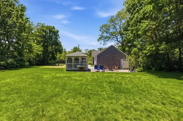 18 Nobscussett Road, Dennis, MA 02638