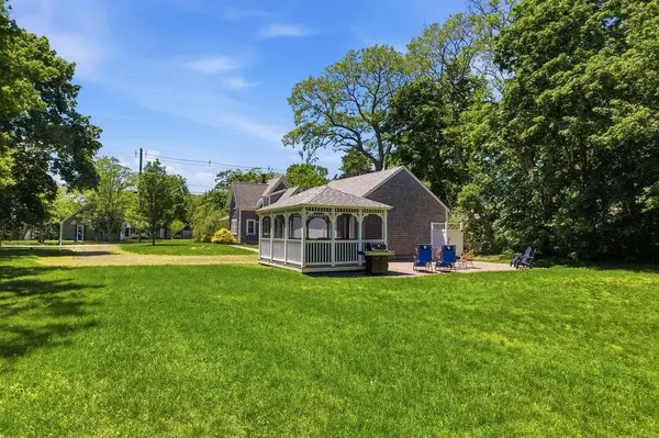 18 Nobscussett Road, Dennis, MA 02638