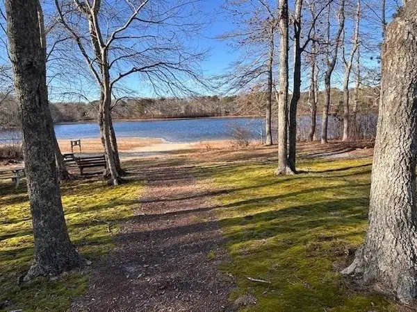 11 Makepeace Lane, Yarmouth, MA 02673
