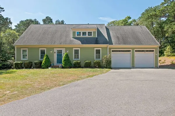 22 Cannon Hill Dr, Harwich, MA 02645