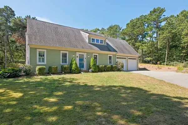 22 Cannon Hill Dr, Harwich, MA 02645