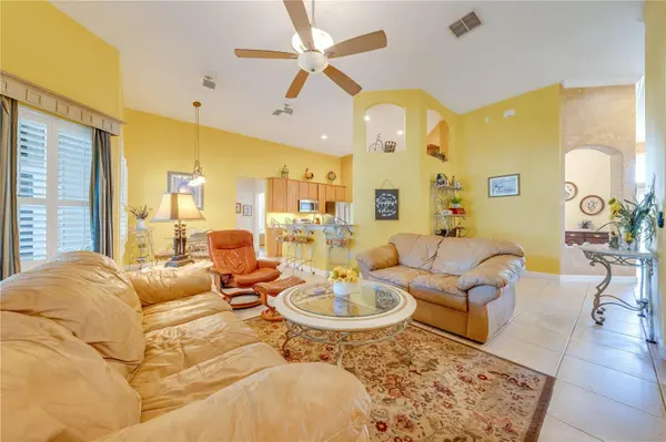 1648 MARINA LAKE DR, Kissimmee, FL 34744
