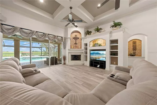 1654 MARINA LAKE DR, Kissimmee, FL 34744