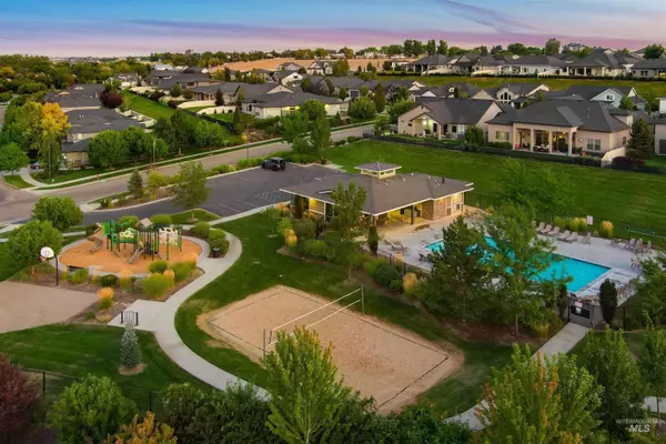 485 E Radiant Ridge St., Meridian, ID 83642