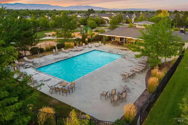 485 E Radiant Ridge St., Meridian, ID 83642