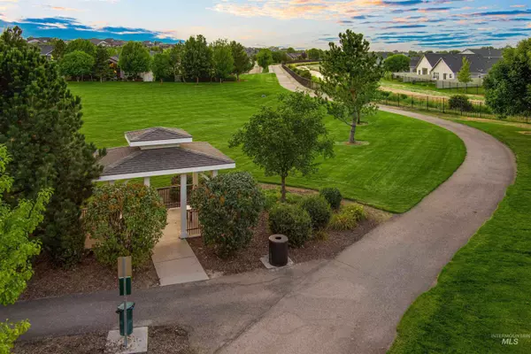 4306 S Dazzle Ave, Meridian, ID 83642