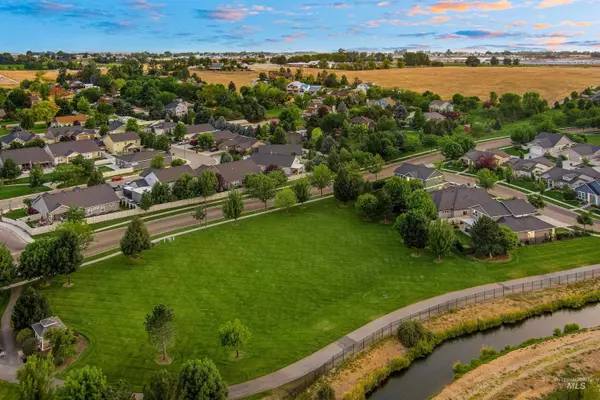 4306 S Dazzle Ave, Meridian, ID 83642