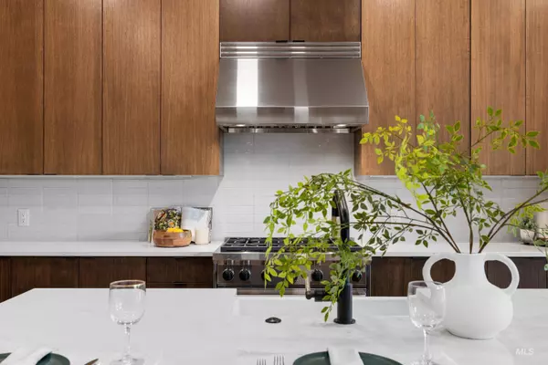 55 E State St, Eagle, ID 83616