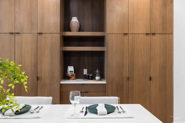 55 E State St, Eagle, ID 83616