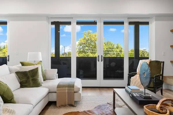 55 E State St, Eagle, ID 83616