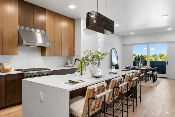 55 E State St, Eagle, ID 83616