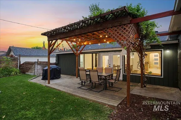 1517 S Loveland St, Boise, ID 83705