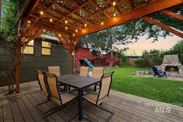1517 S Loveland St, Boise, ID 83705