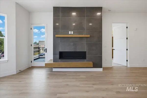 55 E State St, Eagle, ID 83616