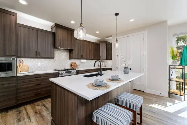 10386 W Shields Ave, Boise, ID 83714