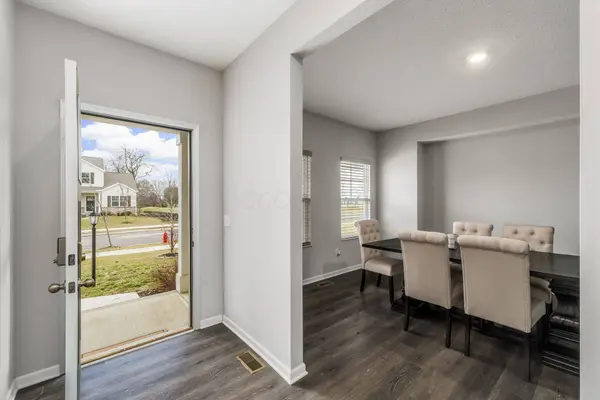 202 Deanscroft Drive, Pickerington, OH 43147