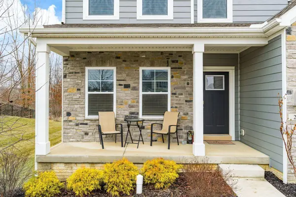 202 Deanscroft Drive, Pickerington, OH 43147