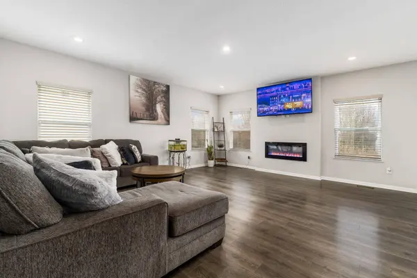 202 Deanscroft Drive, Pickerington, OH 43147