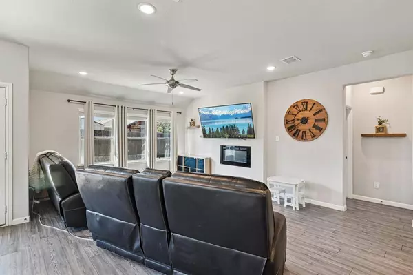 312 Scenic Point Drive, Princeton, TX 75407