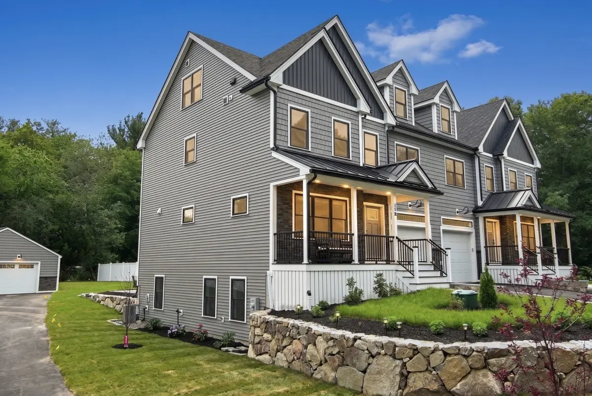 15 Park St #B, North Reading, MA 01864-2808