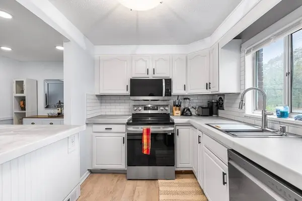 C1 Colonial Dr #3, Andover, MA 01810