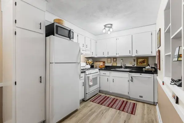 20 Colonial Drive #11, Andover, MA 01810