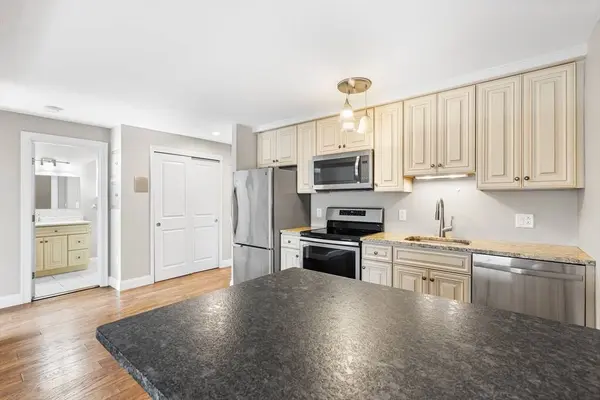 10 Roberts St #14, Somerville, MA 02145
