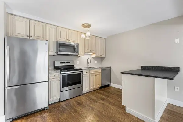 10 Roberts St #14, Somerville, MA 02145