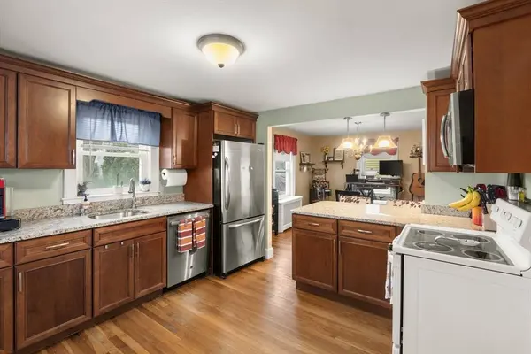 117 Rock St, Norwood, MA 02062