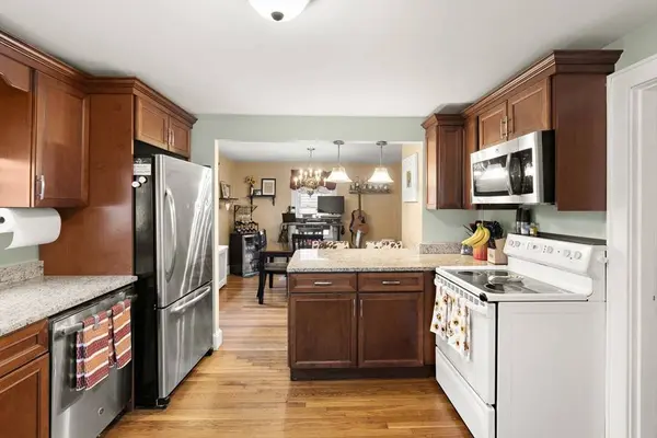117 Rock St, Norwood, MA 02062