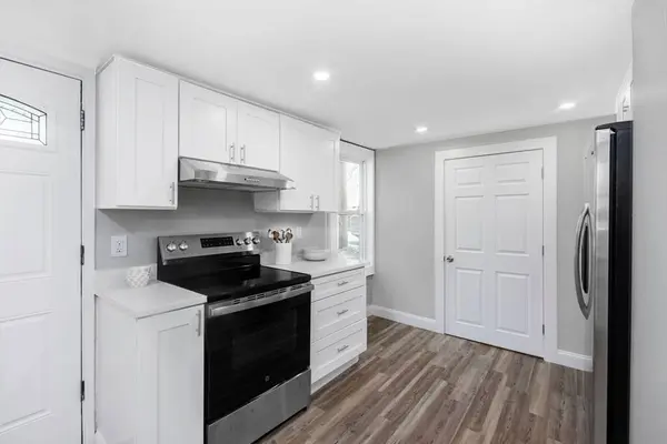 43 Riverside Dr, North Reading, MA 01864