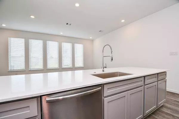 21138 Castroville Way, Cypress, TX 77433