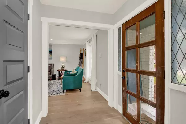 7814 Heathrow LN, Spring, TX 77379