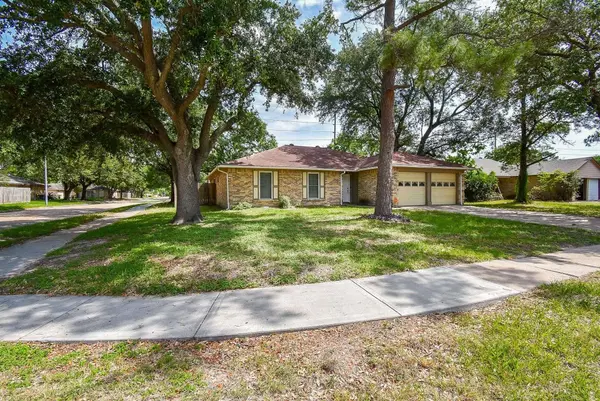 13430 Piney Oaks DR, Houston, TX 77065