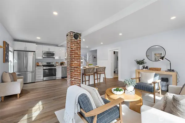 6058 6th AVE NE, Seattle, WA 98115