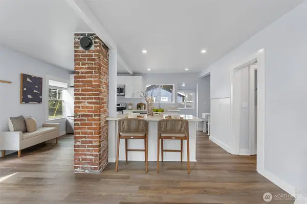 6058 6th AVE NE, Seattle, WA 98115