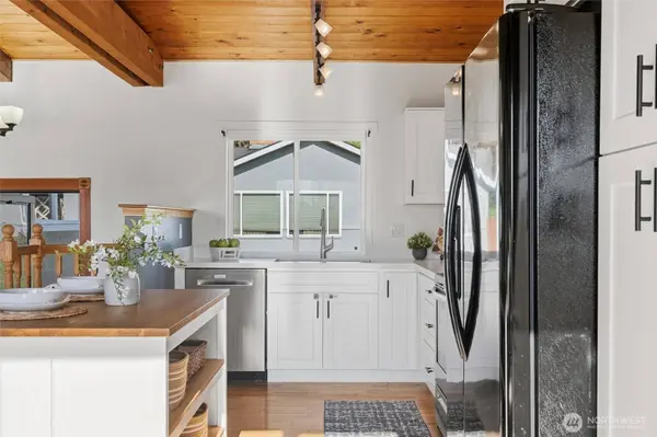 841 Brookmere DR, Edmonds, WA 98020