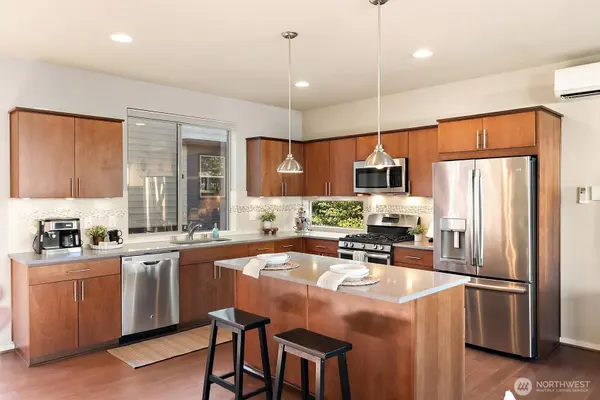 347 Chelan AVE NE, Renton, WA 98059