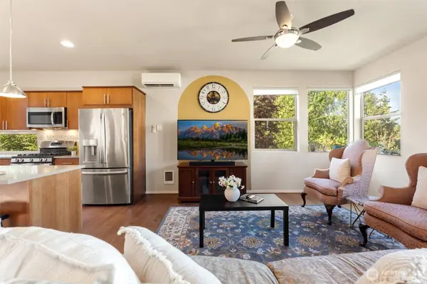 347 Chelan AVE NE, Renton, WA 98059