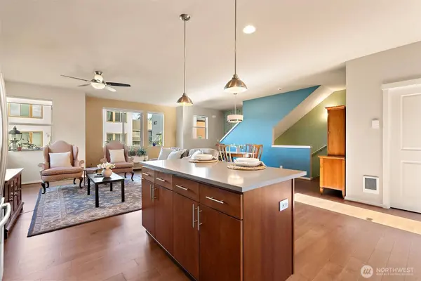 347 Chelan AVE NE, Renton, WA 98059