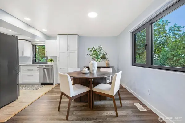 13701 115th AVE NE, Kirkland, WA 98034