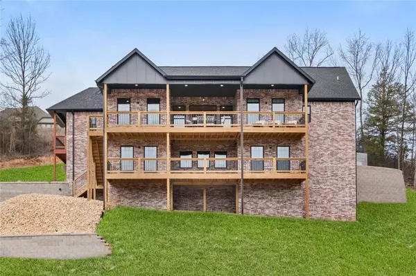 2103 NE Chaucer St, Bentonville, AR 72712