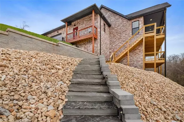 2103 NE Chaucer St, Bentonville, AR 72712