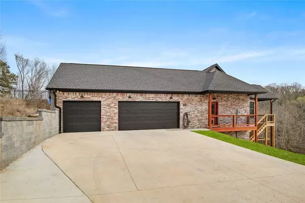 2103 NE Chaucer St, Bentonville, AR 72712