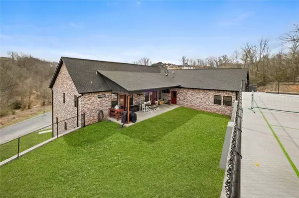 2103 NE Chaucer St, Bentonville, AR 72712